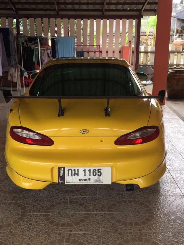 Hyundai Tiburon สีเหลือง 2