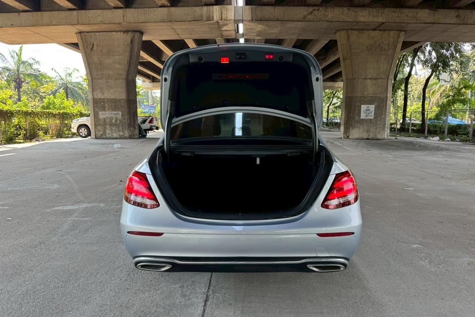 Mercedes-Benz E220d W213 Avantgarde Sedan AT ปี 2017 ดีเซล 9