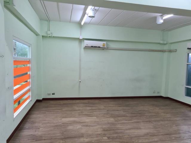 ให้เช่าอาคารสำนักงาน 4 ชั้น พื้นที่ใช้สอย 500 ตร.ม. ซอยอ่อนนุช 66 ใกล้ ศรีนครินทร์ 45 และพัฒนาการตัดใหม่ พร้อมใช้งานทันที จอดรถได้ 6 คัน 6