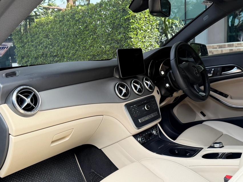 2018 BENZ CLA 200 FACELIFT รถออกศูนย์ BENZ THAILAND รถวิ่งน้อย เข้าศูนย์ทุกระยะ รถไม่เคยมีอุบัติเหตุครับ 11