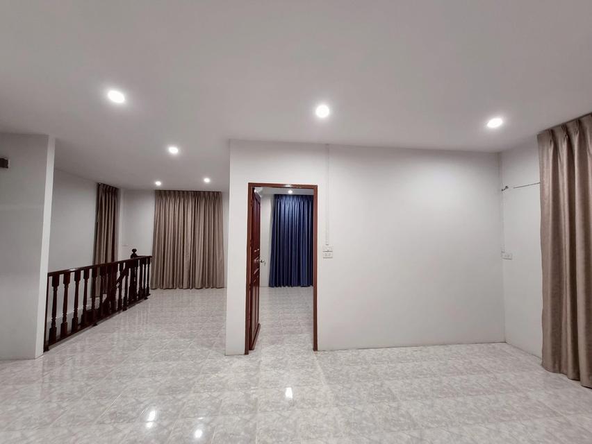 บ้านเช่าใกล้รถไฟฟ้า ให้เช่าบ้านหทัยราษฎร์ ซอย4 เนื้อที่ 51ตรว. 5นอน 3น้ำ 4ที่จอดรถ รับจดทะเบียนบริษัท 4