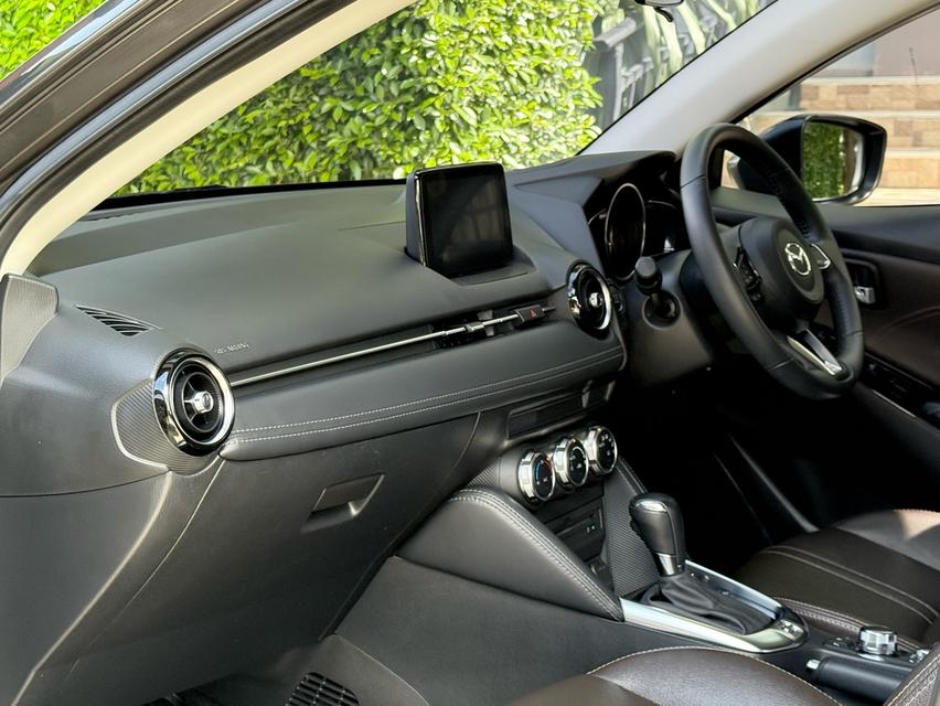 2020 MAZDA 1.3 HIGH CONNECT รถมือเดียวออกป้ายแดง รถวิ่งน้อยเพียง 7X,XXX กม เข้าศูนย์ทุกระยะ รถไม่เคยมีอุบัติเหตุครับ 11