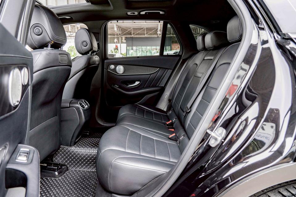 รหัสรถ NP929 BENZ GLC 250d 4MATIC AMG 2018 15