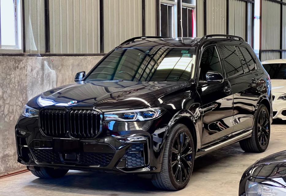 รถยนต์ BMW X7 Drive30d M-Sport สีดำ