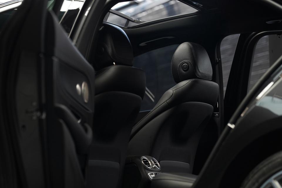 Benz E300e AMG dynamic (Facelift) 2021 สีเทา ไมล์ 38,xxx กิโล รถเซอร์วิสศูนย์ตลอด รูปที่ 2