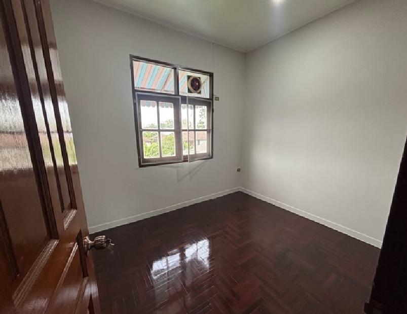 ให้เช่าทาวน์โฮม 3 ชั้น / ทำเลซอยอ่อนนุช 39 / พื้นที่ดิน 40 ตารางวา / พื้นที่ใช้สอยกว่า 250 ตารางเมตร / จอดรถ 2-3 คัน 8