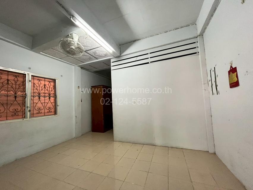 หมู่บ้านนันทวันเซนต์ 1 หนองจอก ซอย สังฆสันติสุข 34 ใกล้โรงเรียนเซนต์เทเรซา หนองจอก ถนนมิตรไมตรี แขวงกระทุ่มราย เขตหนองจอก กรุงเทพมหานคร