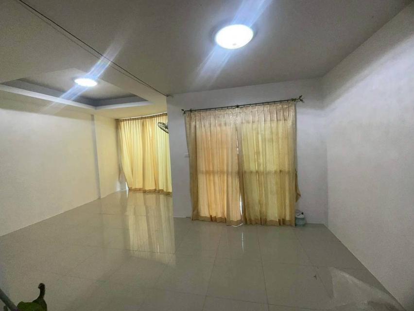 ขายบ้านทาวน์เฮ้าส์ 2 ชั้น หมู่บ้านราชพฤกษ์ ถนนฉลองกรุง 4