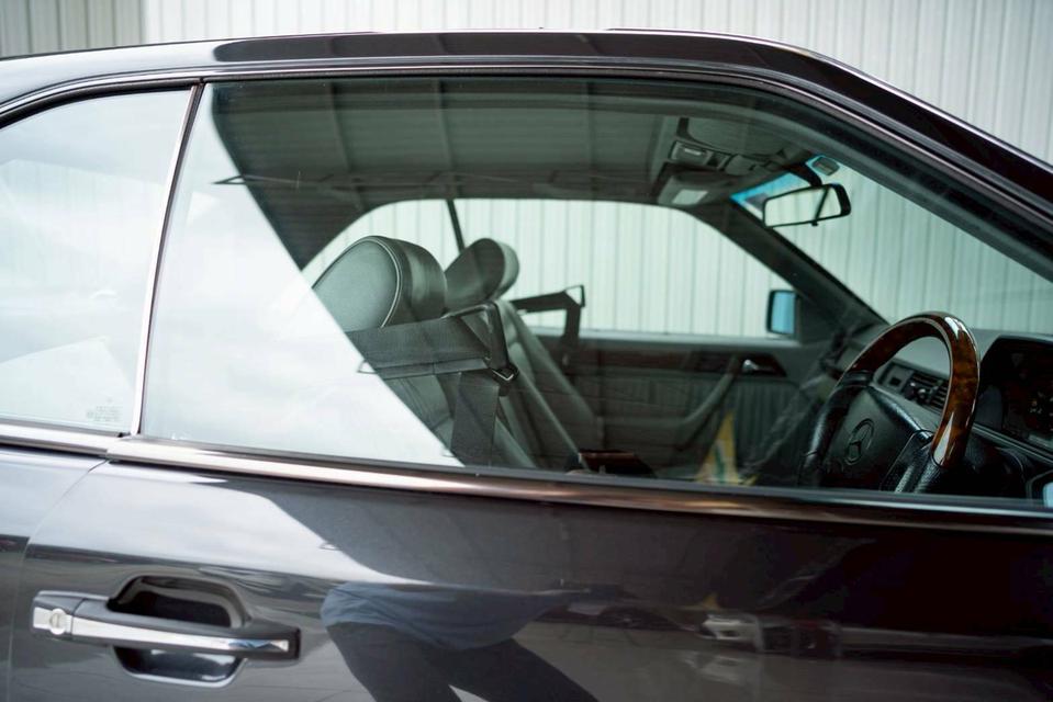 Mercedes-Benz CE280 W124 1993 (Classic Coupé) 11