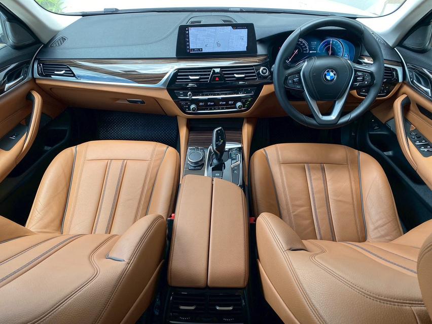 รหัสรถ PBG9999 BMW530e Luxury 2018 สีขาว 10