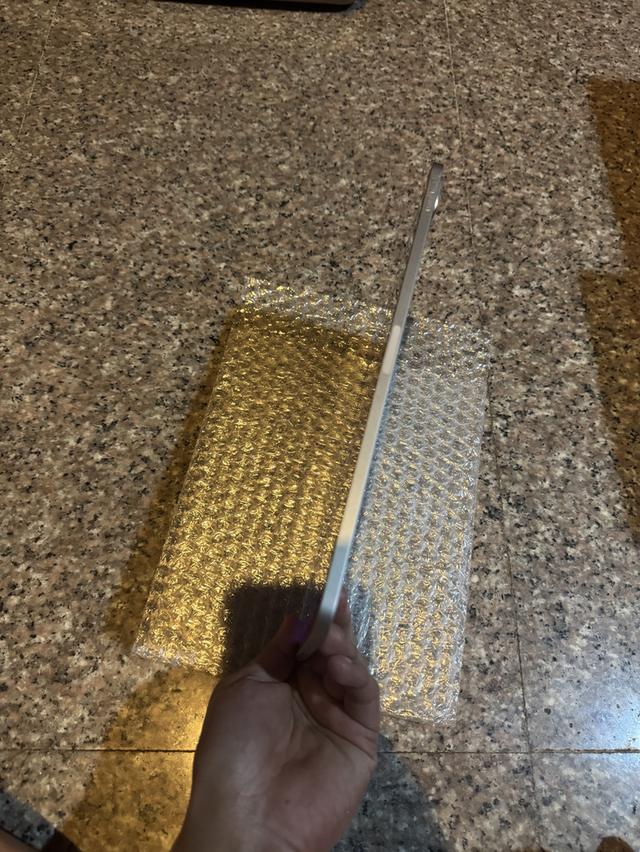 ขายๆๆๆถูกๆๆiPadPro11นิ้วM1 สีหายากSilver 128กิ๊กWifi Only สูนTrueสภาพสวยๆเครื่องใช้งานดีทุกๆฟังชั่นเครื่องรีสโตได้ตลอดไม่มีติดไอคราว Model TH/A สภาพ: 6