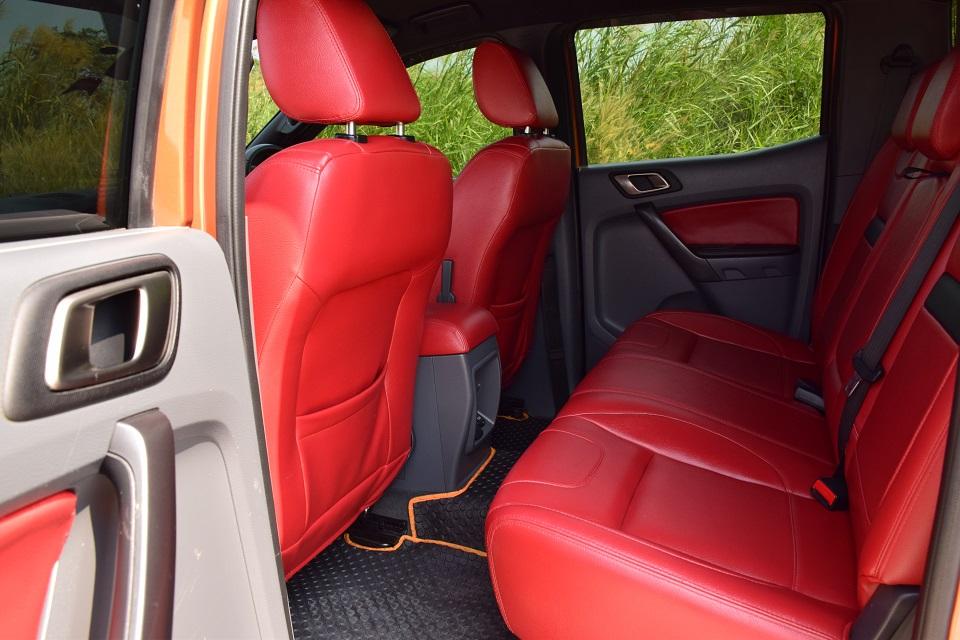 ขายกระบะ 4 ประตูฟรีดาวน์ ปี2016 FORD RANGER2.2 ดีเซลTURBO วายแทร้คไฮไลเดอร์ ออโต้ ABS AIRBAG รถมือเดียว พร้อมชุดแต่งเดิมๆ โทร0957401229 ไอดีไลน์ UTBP รูปที่ 4