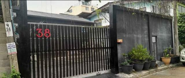 ให้เช่า สตูดิโอ โกดัง ออฟฟิศ 1 ชั้น ลาดพร้าว 134 อยู่ตรงข้ามรพ.เวชธานี ใกล้เดอะมอลล์บางกะปิ 