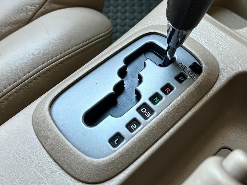 2011 TOYOTA FORTUNER 3.0V auto ไมล์แท้ 120,000 กม. 18