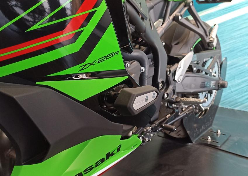 ขายด่วน Kawasaki ZX-25R สีเขียวสวย 4