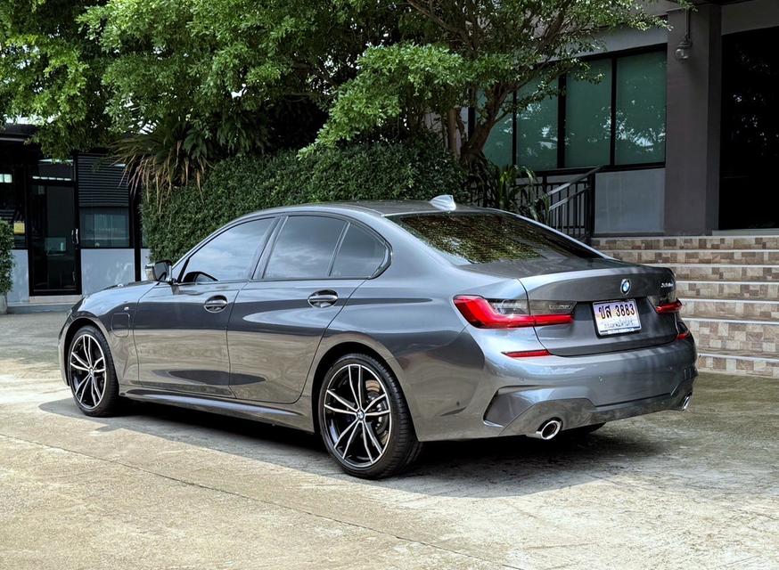 2022 BMW 330e MSPORT G20 รถมือเดียวออกป้ายแดง รถวิ่งน้อย เข้าศูนย์ทุกระยะ ไม่เคยมีอุบัติเหตุครับ 6