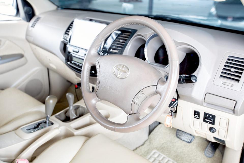 TOYOTA FORTUNER 3.0V 4WD สีเทา เกียร์ออโต้ ปี 2006 สวยสภาพดี 16