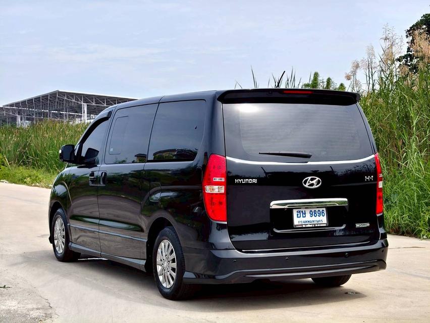 Hyundai H1 2.5Deluxe ปี17