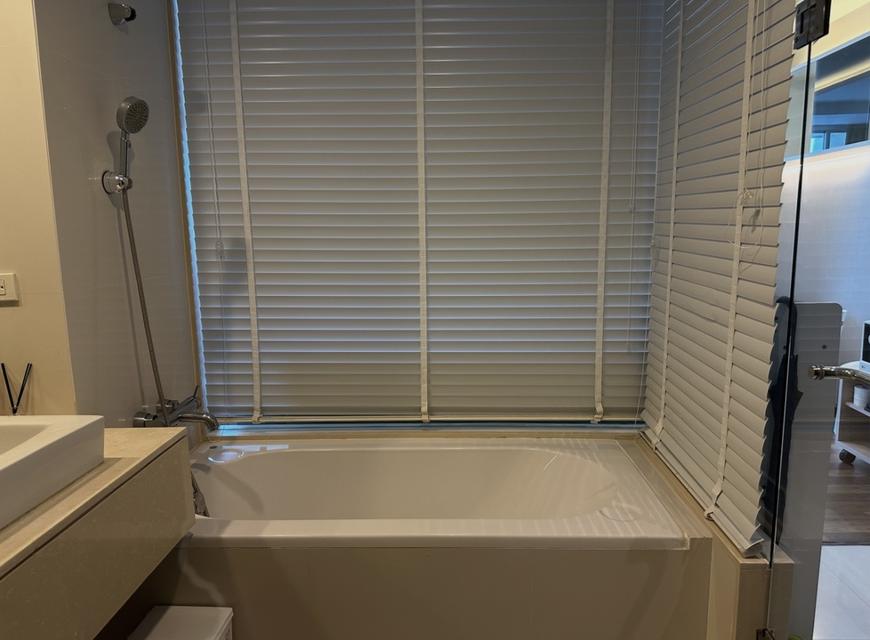 ให้เช่าห้องหรู ✨ The ราชดำหริ Condo ✨ ราคาดีสุดพิเศษ 25,000 บาท/เดือน 💰 ✅ สัญญาขั้นต่ำ 6 เดือน (พูดคุยลดได้ตามสมควร) ✅ รับเอเจนต์ คอมมิชชั่นดี 14