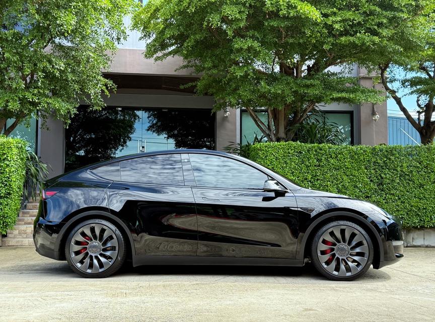 2024 TESLA MODEL Y PERFORMANCE รถมือเดียวออกป้ายแดง รถวิ่งน้อยเพียง 28,000 กม เข้าศูนย์ตลอด รถไม่มีอุบัติเหตุครับ รูปที่ 2