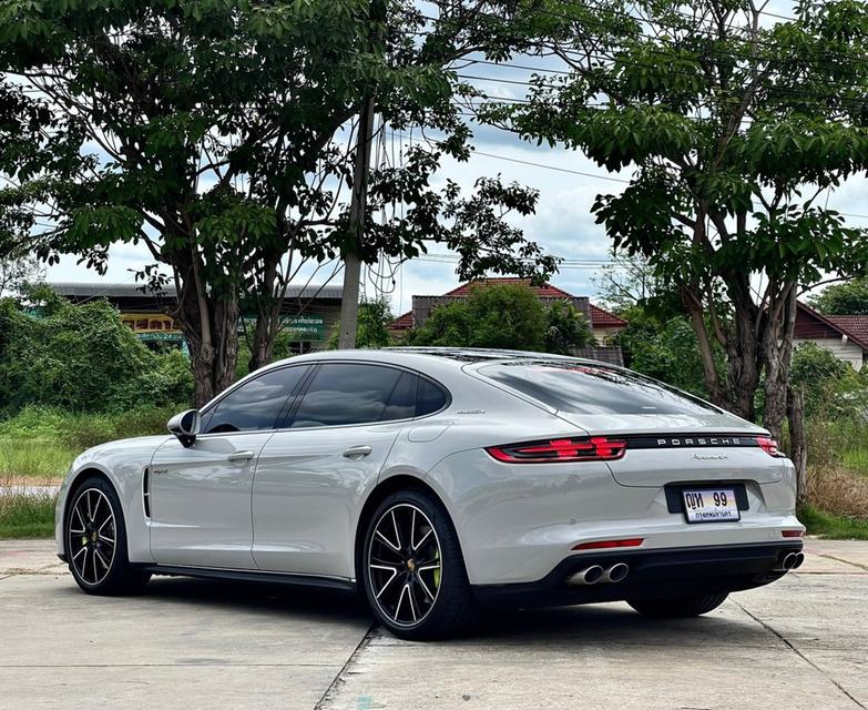 Porsche Panamera 4 E-Hybrid Executive สีเทา Crayon2019 5