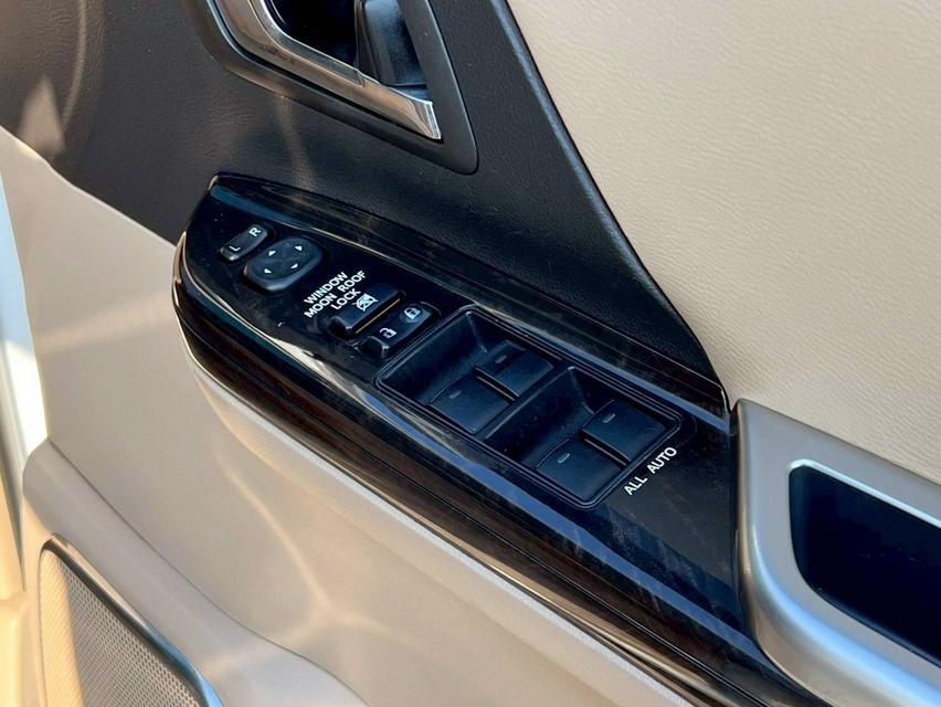 Toyota Alphard 2.4 Hybrid (Top) ปี 2013 จด 2015 รูปที่ 10