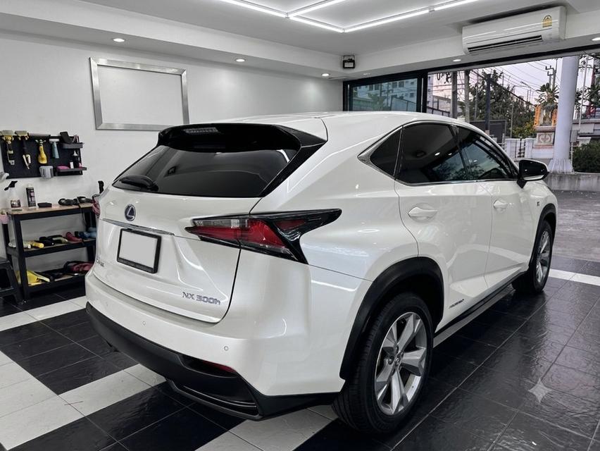 รถยนต์ Lexus Nx 300 h Hybrid