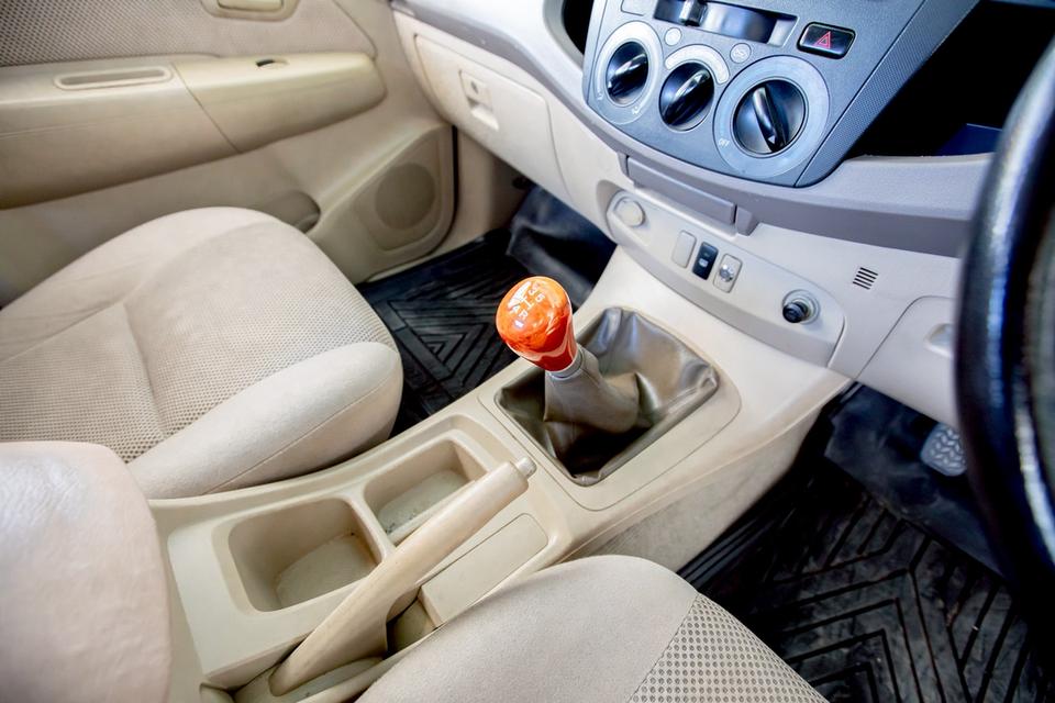 Toyota Vigo Double Cab 4 ประตู 3.0 ดีเซล ปี 2005 สีเทา  19