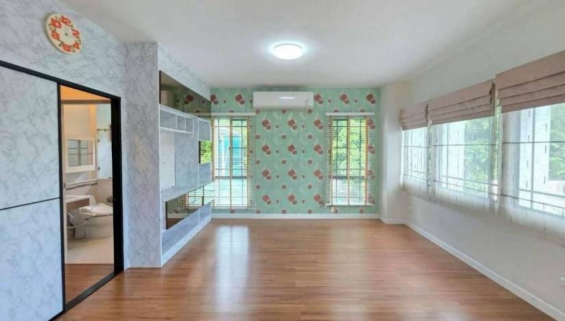 ขายหรือให้เช่าบ้านเดี่ยวหลังมุม หมู่บ้านมัณฑนา เลค วัชรพล โซนใกล้ทะเลสาบ ถนนสุขาภิบาล5 กทม. 10