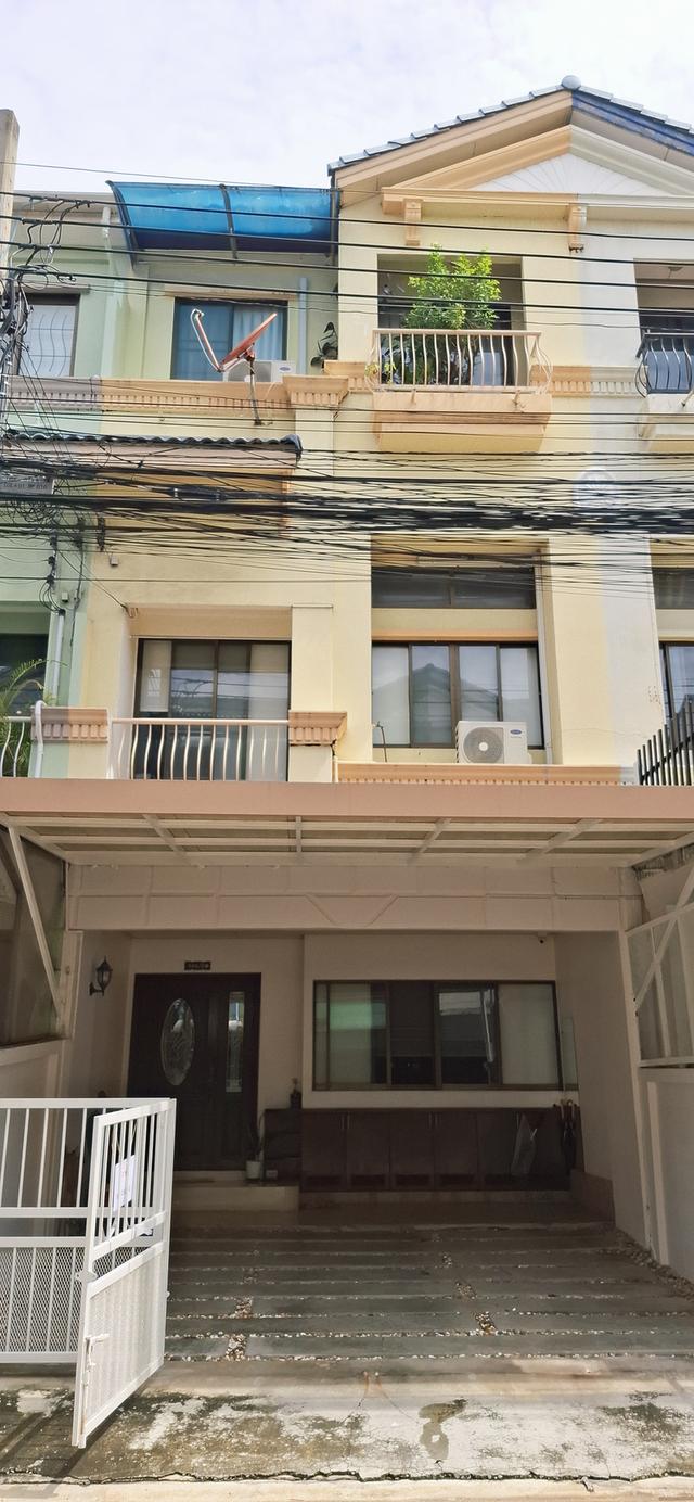 ทาวน์เฮาส์ 3 ชั้น ซอยสหการประมูล 1