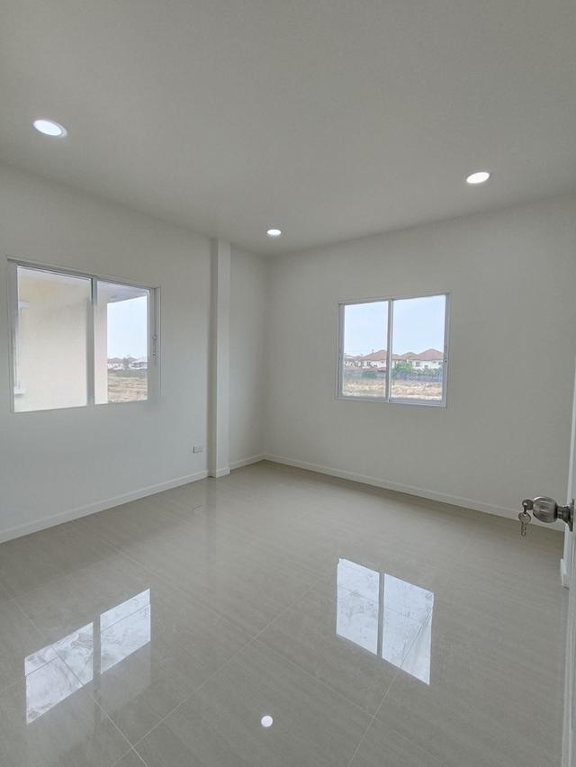 บ้านแฝดลำลูกกาคลอง 3 หมู่บ้านวราภิรมย์ 2 นัดชมบ้าน 085-318-6868 คุณวา 19