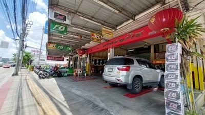 ขายอาคารพาณิชย์ 4 ชั้นครึ่ง ติดถนนรามคำแหง บางกะปิ ทำเลดี ใกล้รถไฟฟ้าสายสีส้ม เหมาะลงทุน ทำกิจการ ขายตามสภาพ ราคาพิเศษ - 00012 3