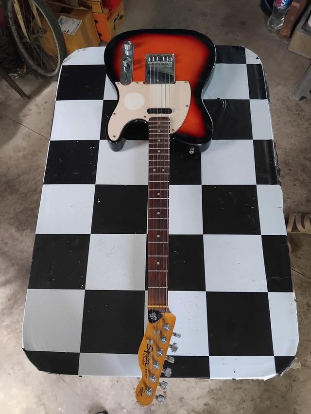 ขายกีต้าร์ squier telecaster รุ่น California series สีซันเบิร์ท ของแท้ สภาพนางฟ้า ราคา 5,000 บาท
