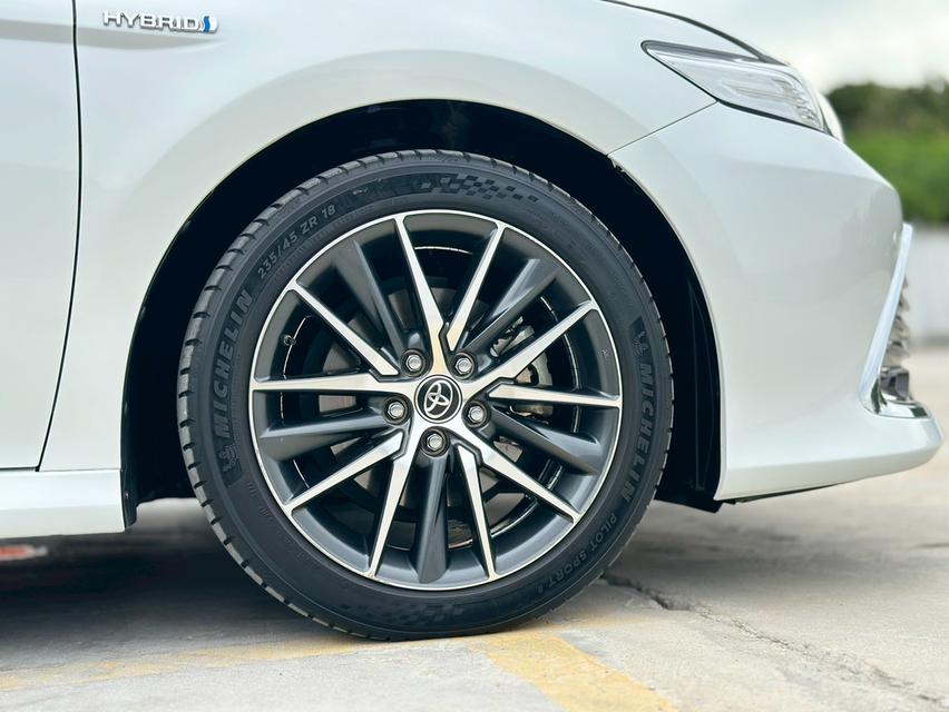 รหัสรถ PAT9221 Toyota Camry 2.5HEV Premium สีขาวมุก ปี 2022 17