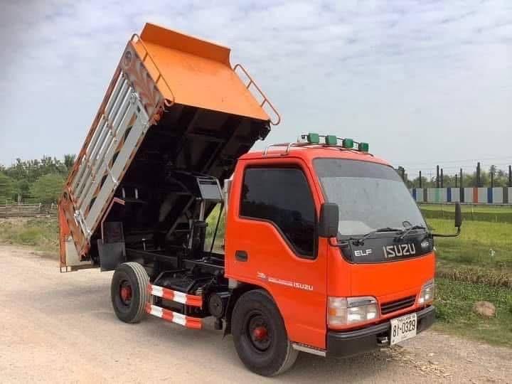 Isuzu NKR 100 Hp 4 ล้อดั้มพ์ ปี 2005