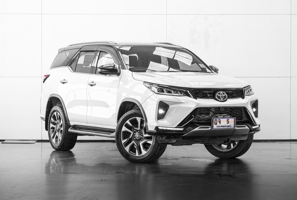 2020 TOYOTA FORTUNER 2.4 Legender 2WD (BLACKTOP) SUV สีขาว-ดำ เลขไมล์ 89220 กม.