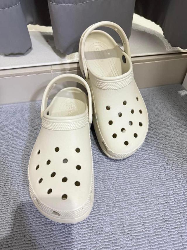 Crocs classic platform clog มือสอง 3