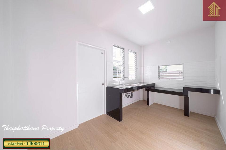 ชลลดา สุวรรณภูมิ ลาดกระบัง54 10