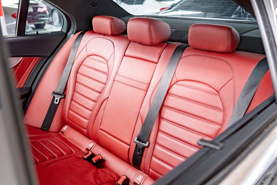 รหัสรถ NP8230 รุ่นรถ : BENZ C220d AMG DYNAMICปีรถ : 2019 รูปที่ 13