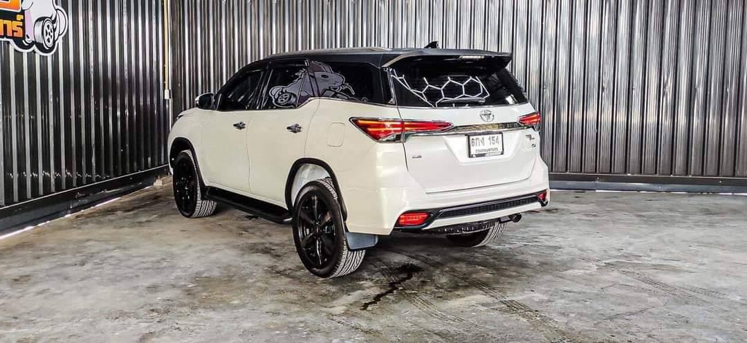 Toyota Fortuner 2.8 TRD Sportivo 4WD ปี2016 2