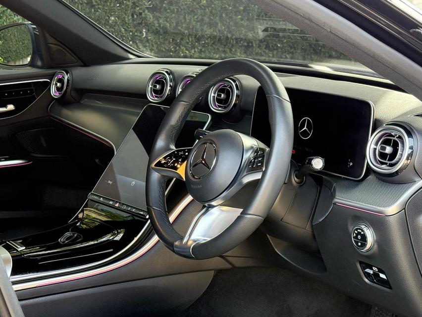 2023 BENZ C220D W206 รถมือเดียวออกป้ายแดง รถวิ่งน้อย ไม่เคยมีอุบัติเหตุ วารันตีศูนย์ยังเหลืออีกนานครับ 10