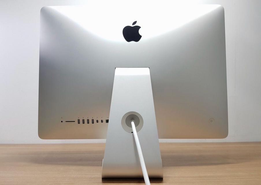 Apple iMac 21.5 inch  2