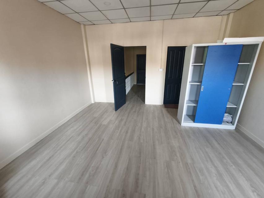 ขายบ้าน 3 ชั้น รีโนเวทใหม่ทั้งหลัง พร้อมอยู่ หมู่บ้านธนะสิน 9 นวมินทร์ 86 15