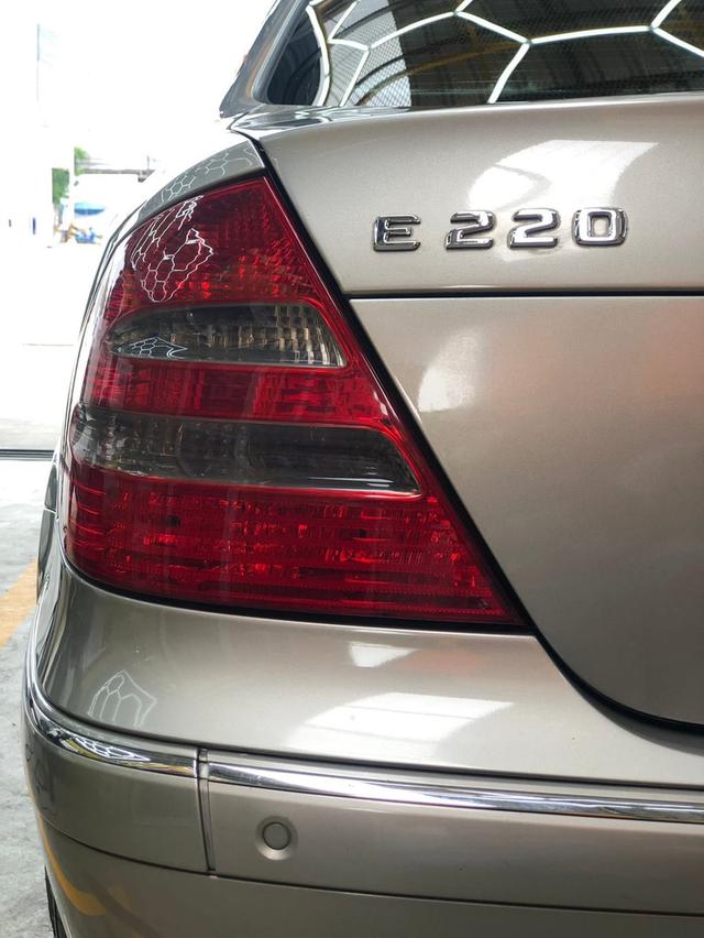 W211 e220 CDI diesel ปี2005 ฝาดำ  ไมล์169,000โล ไฟหน้าxenon ตัวelegance กันชนรอบคันคิ้วโครมเมี่ยม มีparktronic (เซ็นเซอร์กันชนหน้าหลัง ) 12