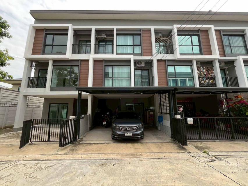 ขาย ทาวน์โฮม บ้านลุมพินี ทาวน์วิลล์ ลาดกระบัง-สุวรรณภูมิ 1
