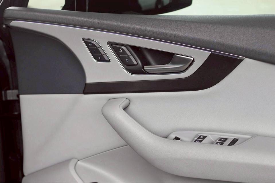  Audi Q7 2.0 40 TFSI quattro 4WD 2017 SUV ระดับPremuim อ๊อฟชั่นล้นๆ คุ้มมากๆ 13