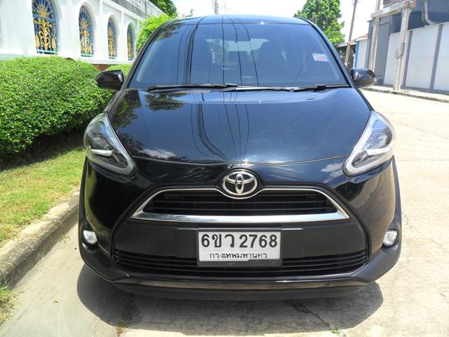 Toyota Sienta 1.5V ปี 3016