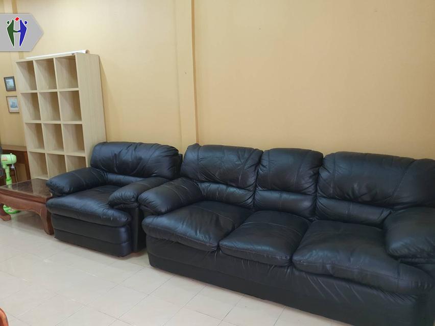 ให้เช่าทาวเฮ้าท์ซอยเขาตาโล ราคา 10000 บาท ภายในบ้านมาพร้อมกับ -เครื่องปรับอากาศ  -เฟอร์นิเจอร์ครบชุดพร้อมเข้าอยู่  -เครื่องทำน้ำอุ่น  -ระบบรักษาความป 4