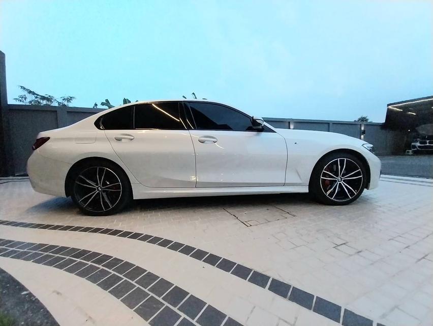 BMW 330e M-Sport 2021 ราคา 1,295,000.- 3