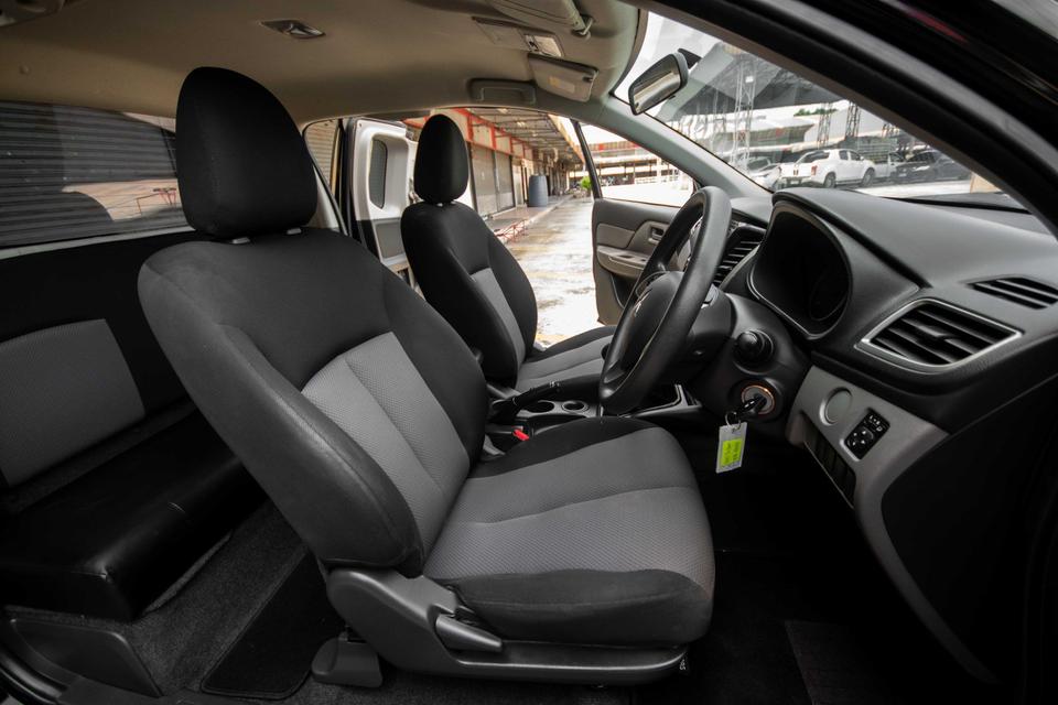  ปี 2018 Mitsubishi Triton 2.5GLX Maga Cab M/T สีดำ 4